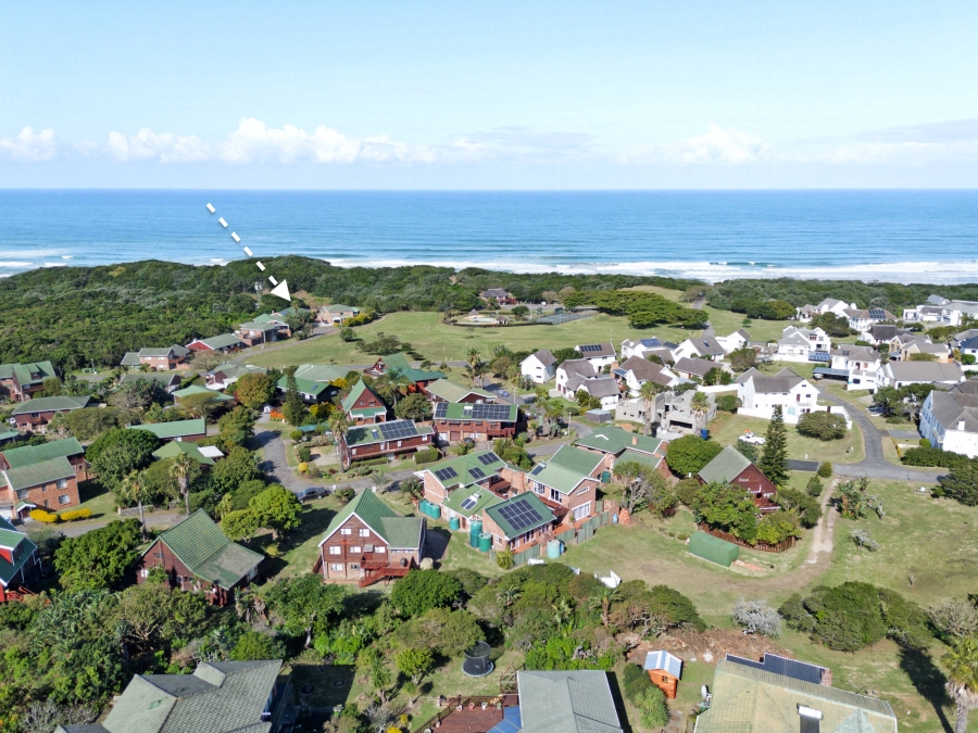 4 Bedroom Property for Sale in Cove Rock Eastern Cape